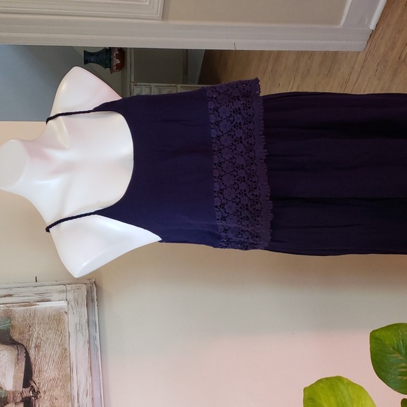 C Dress - Picture 3 of 9